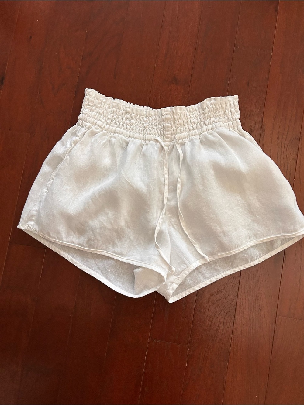 Cloth & Stone High Waisted Smocked Drawstring Linen Shorts White Size Medium - Picture 3 of 8